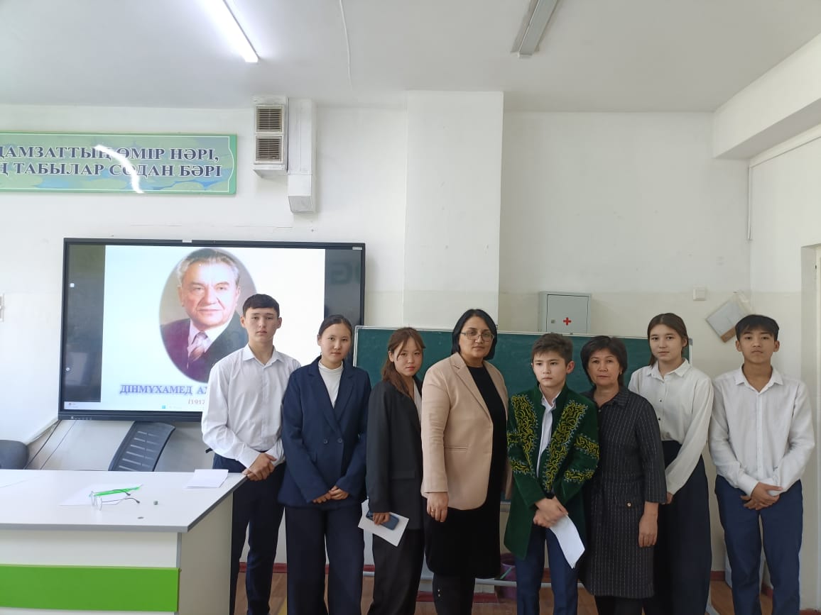 «Дана халықтың –дара перзенті»  атты мектепішілік  жас ақындар байқауы