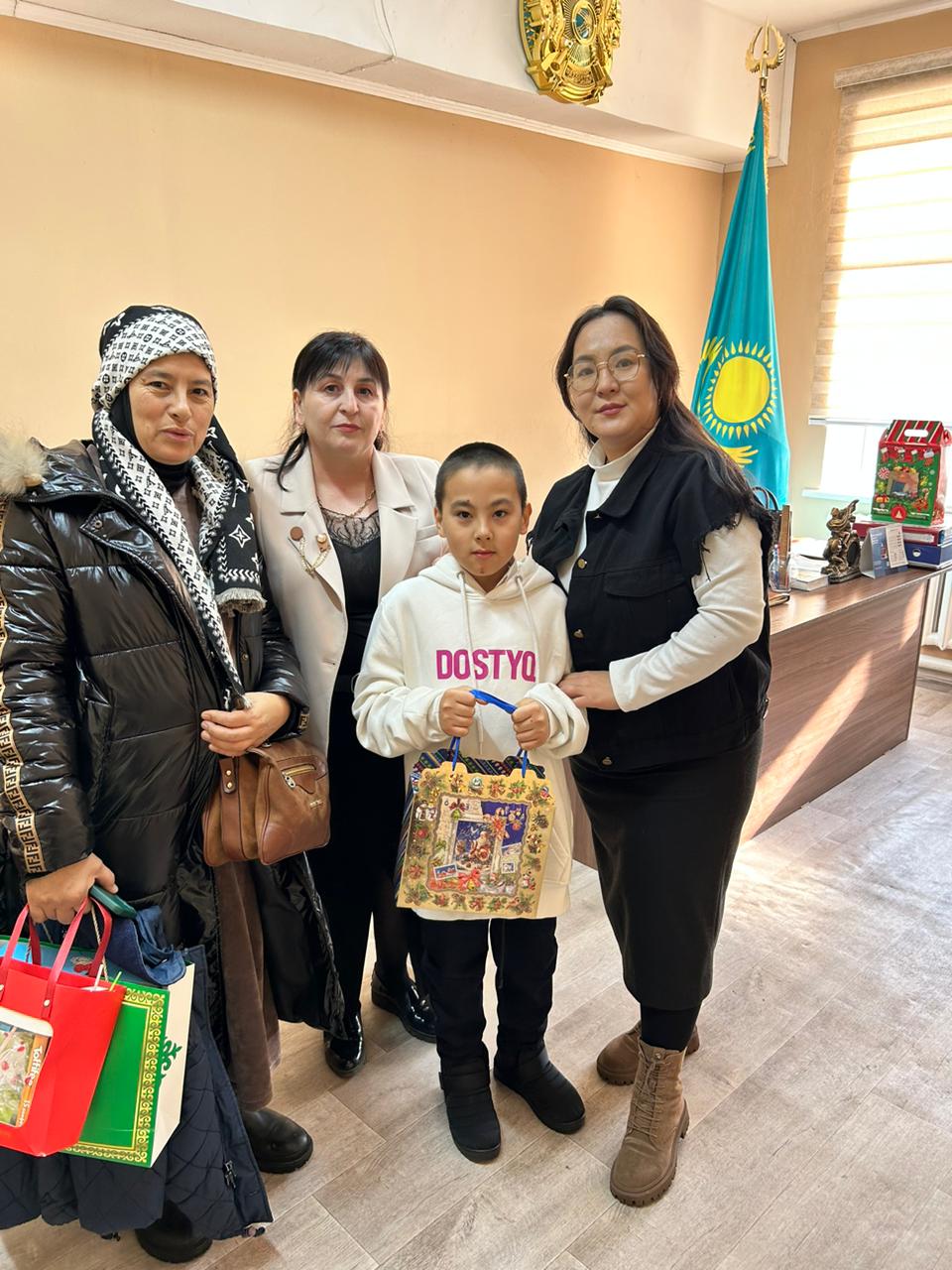 Жаңа жыл мерекесімен үйден оқитын, инклюзивті оқушыларды құттықтау