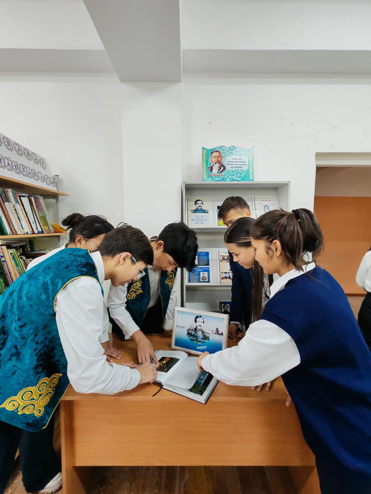 “ Шоқтығы биік Шоқан ” атты кітап көрмесі